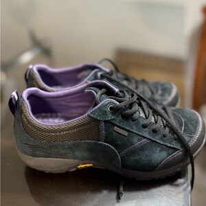 Stylish Black and Purple Women's Shoes